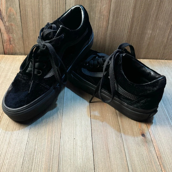 NWOT Black Velvet Old Skool Vans Skater Shoes Low Top Sneakers Unisex 6.5-W 5-M - Picture 4 of 8